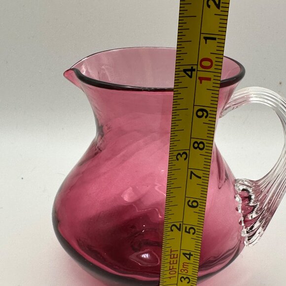 Unbranded hand blown cranberry w/ clear applied handle 3.75” mini glass pitcher - Picture 6 of 7